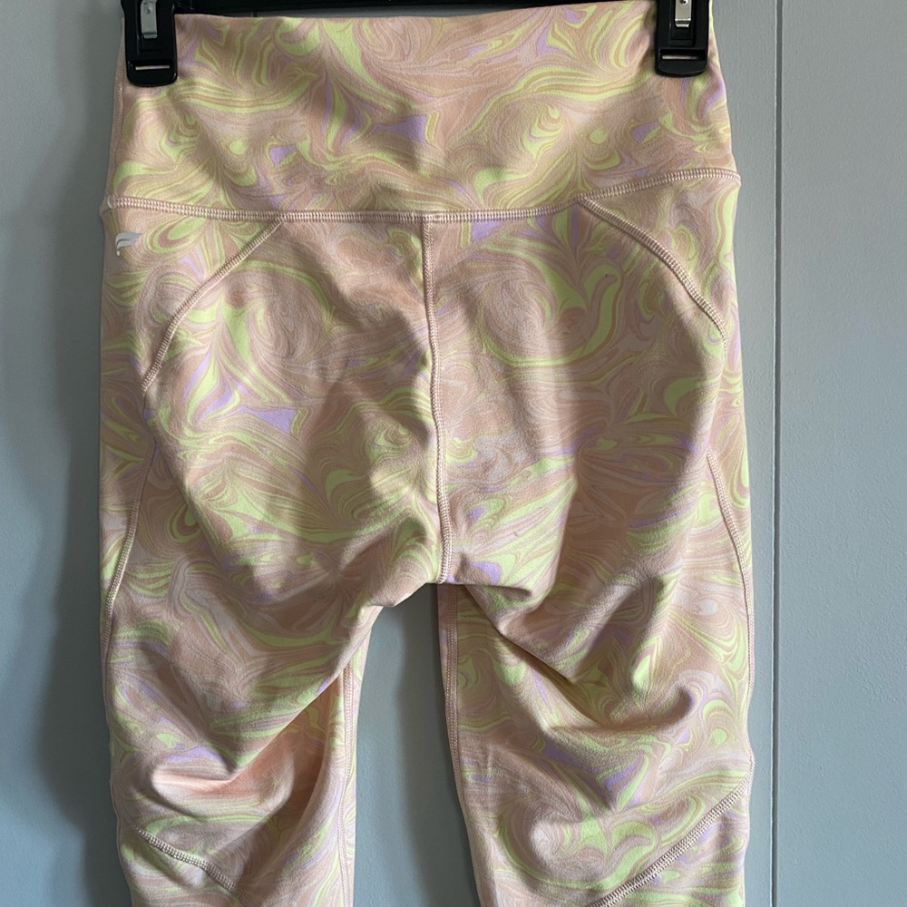 Fabletics Define High-Waisted Capri Marble - Picture 8 of 11